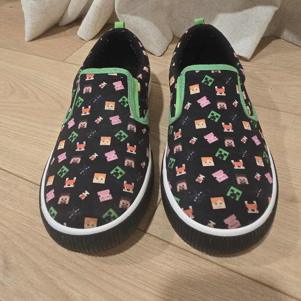 Kids Minecraft Black and Green Patterned Slip-On Sneakers